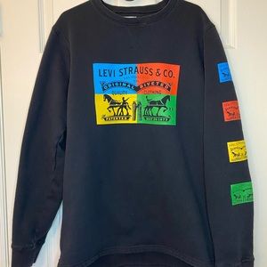 LG long sleeve Levi’s Strauss&Co. black crew neck